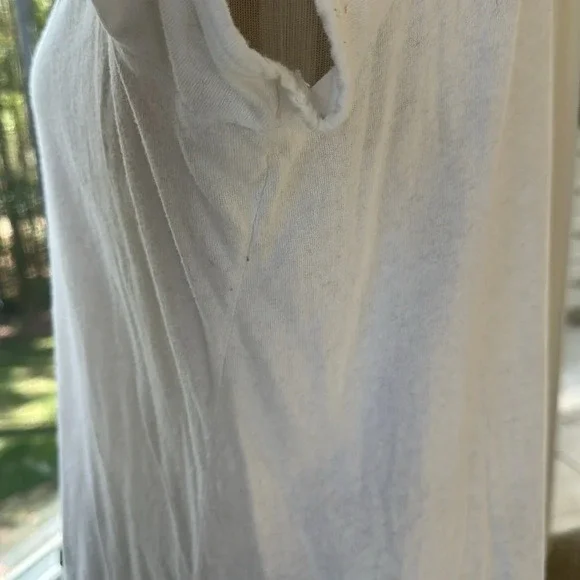 Frank & Eileen White SS Tee Lab Wide V-neck Tee, Medium, EUC - Picture 7 of 10